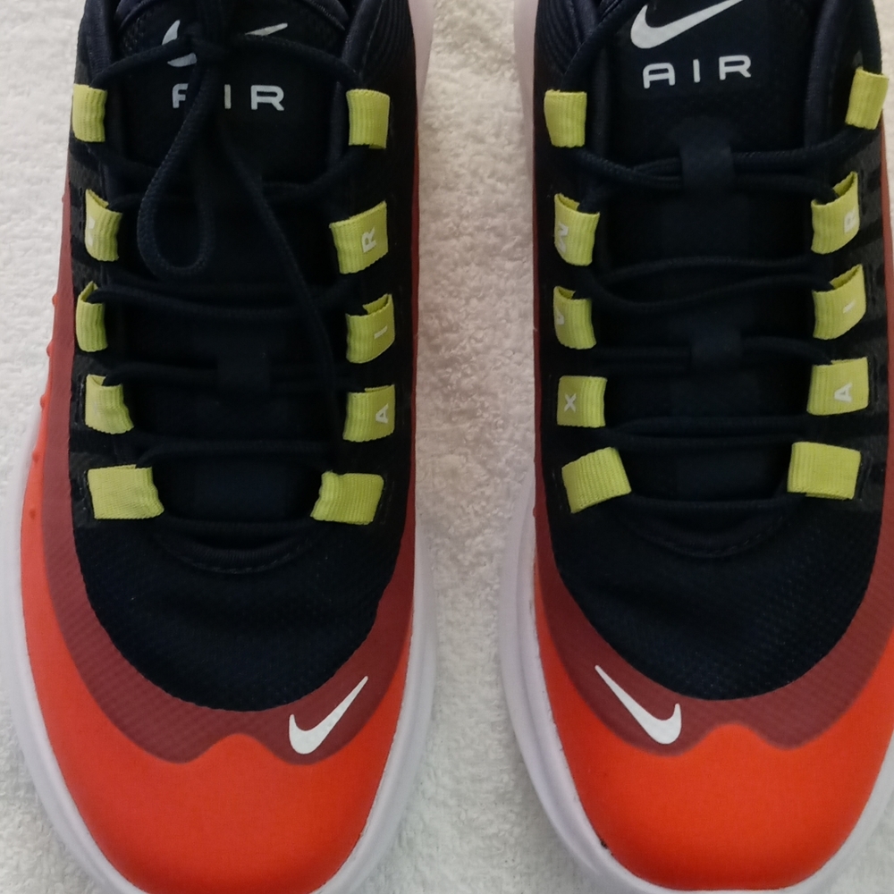 Nike Air Sneakers Boys 5 1/2